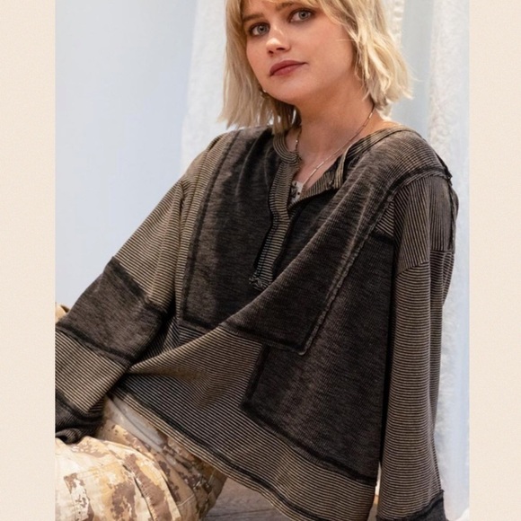 New! Black “Take The Day Off” Mismatch Top - Picture 5 of 14